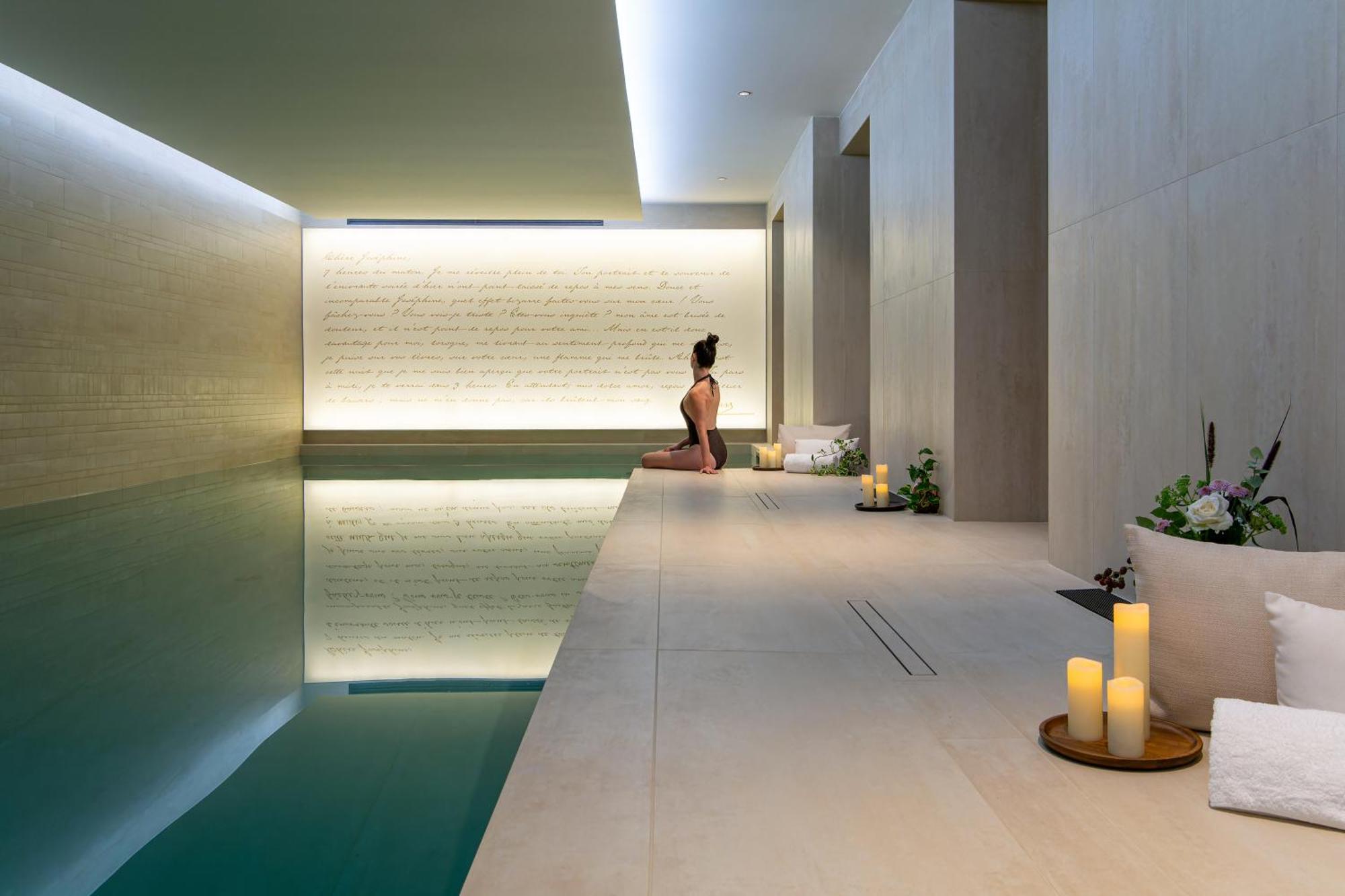 Hotel & Spa Napoleon ฟงแตนโบล ภายนอก รูปภาพ