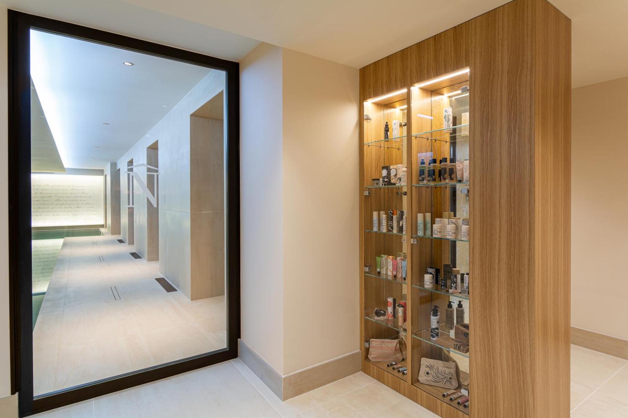Hotel & Spa Napoleon ฟงแตนโบล ภายนอก รูปภาพ
