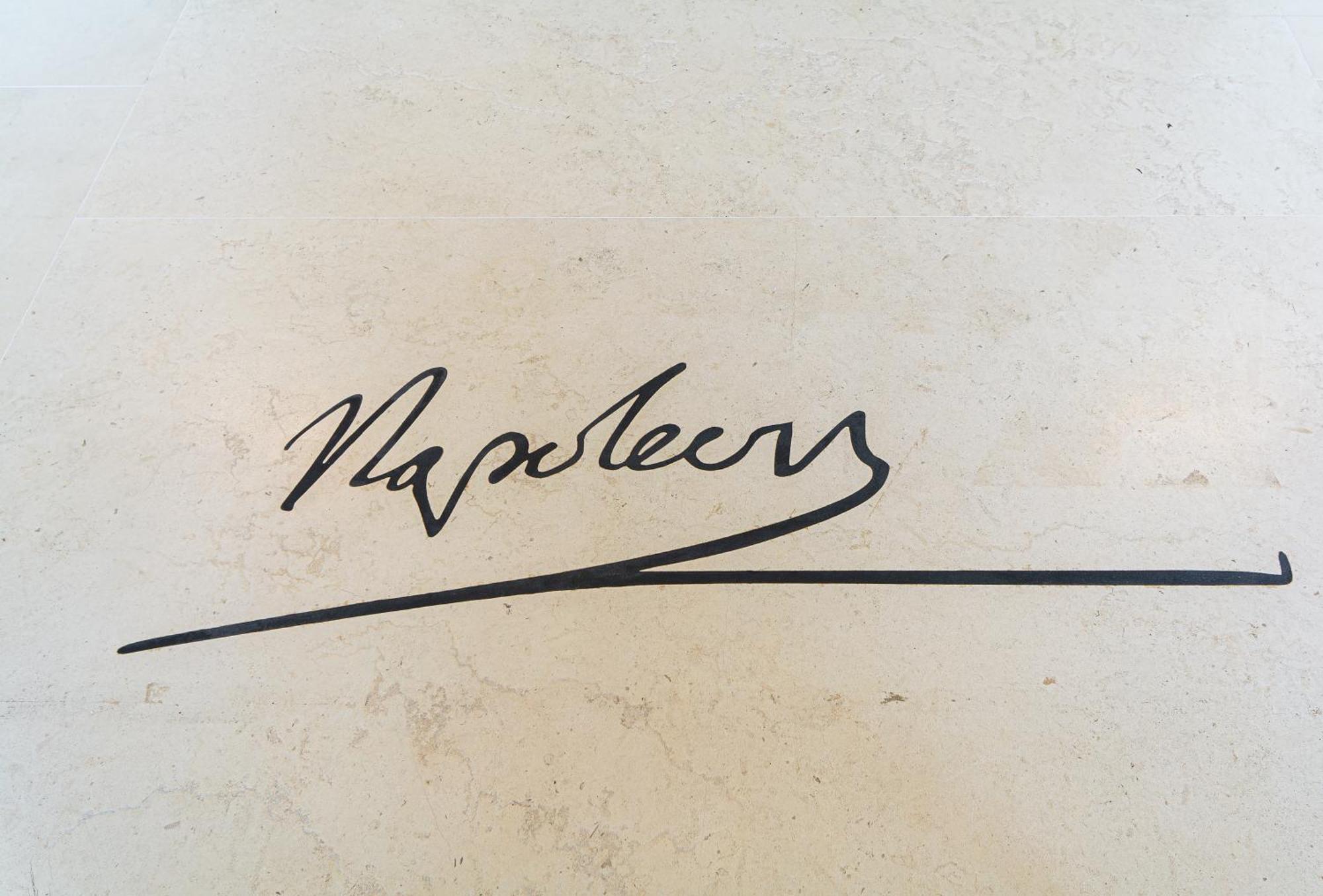 Hotel & Spa Napoleon ฟงแตนโบล ภายนอก รูปภาพ