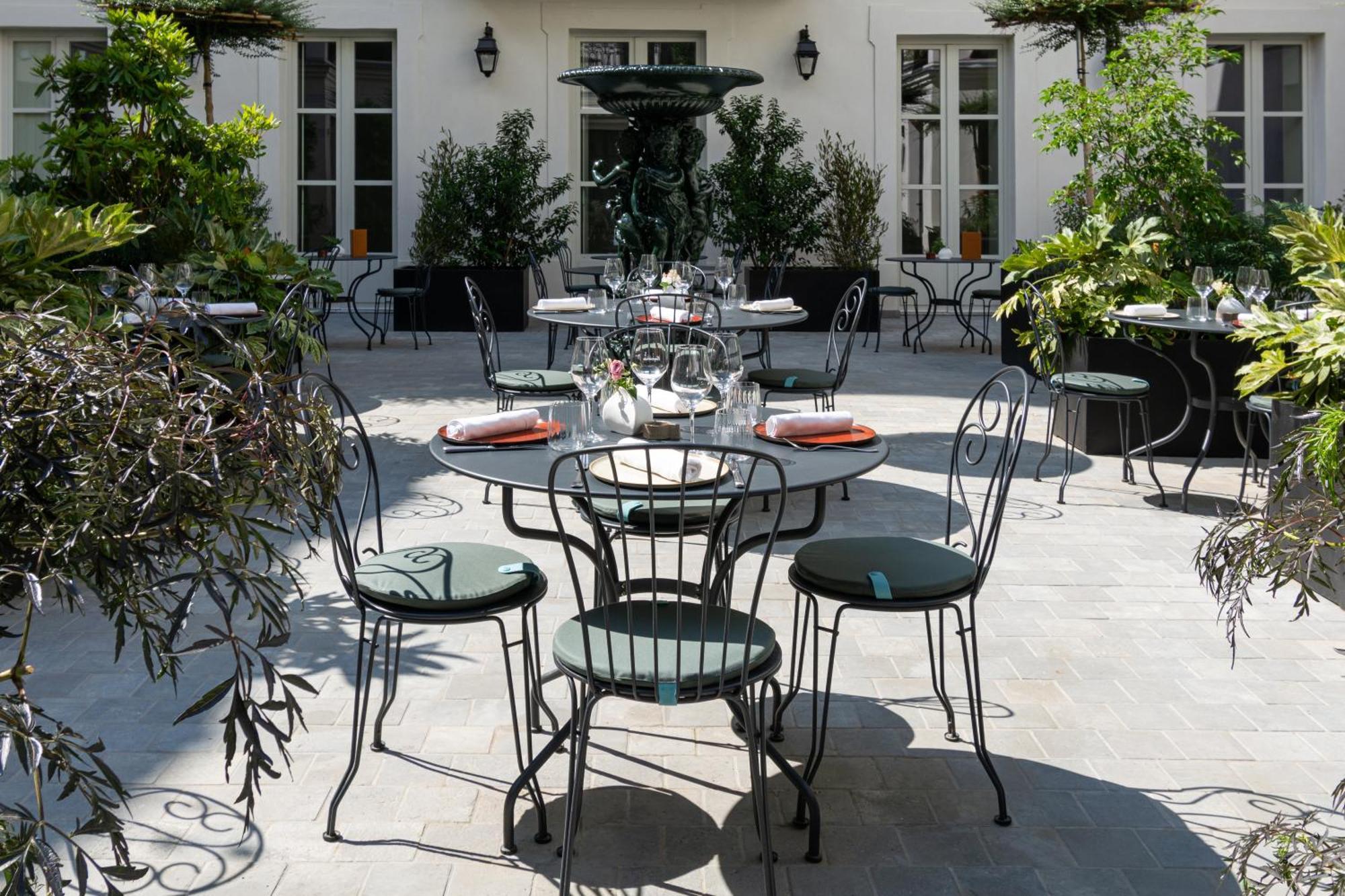Hotel & Spa Napoleon ฟงแตนโบล ภายนอก รูปภาพ