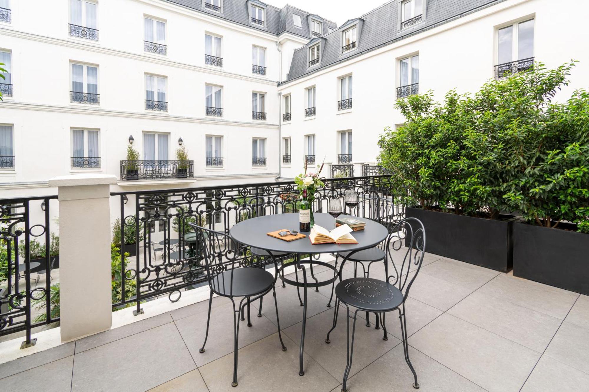 Hotel & Spa Napoleon ฟงแตนโบล ภายนอก รูปภาพ