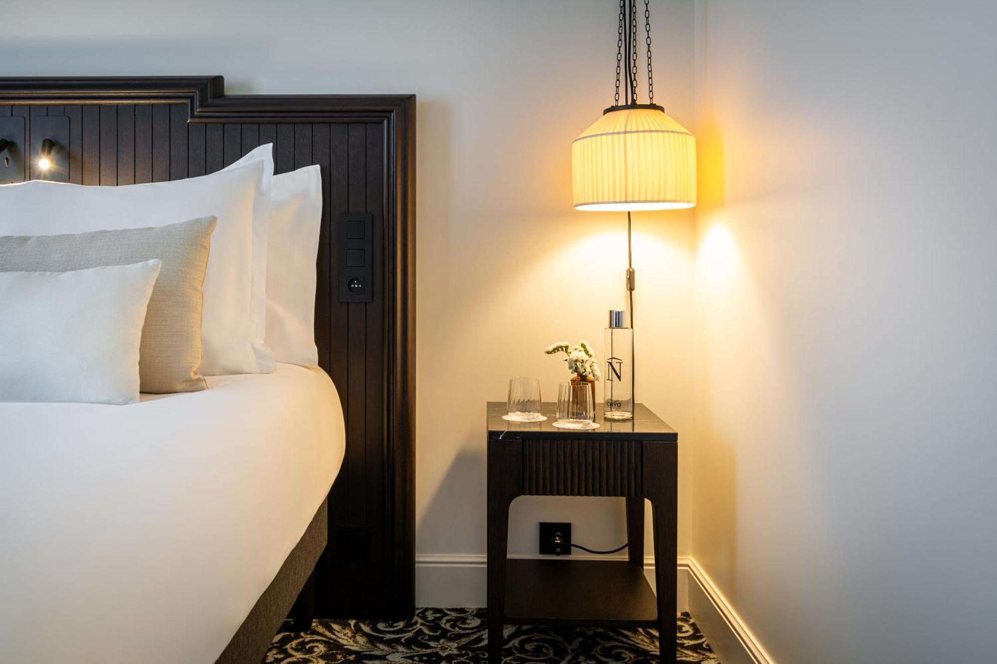 Hotel & Spa Napoleon ฟงแตนโบล ภายนอก รูปภาพ