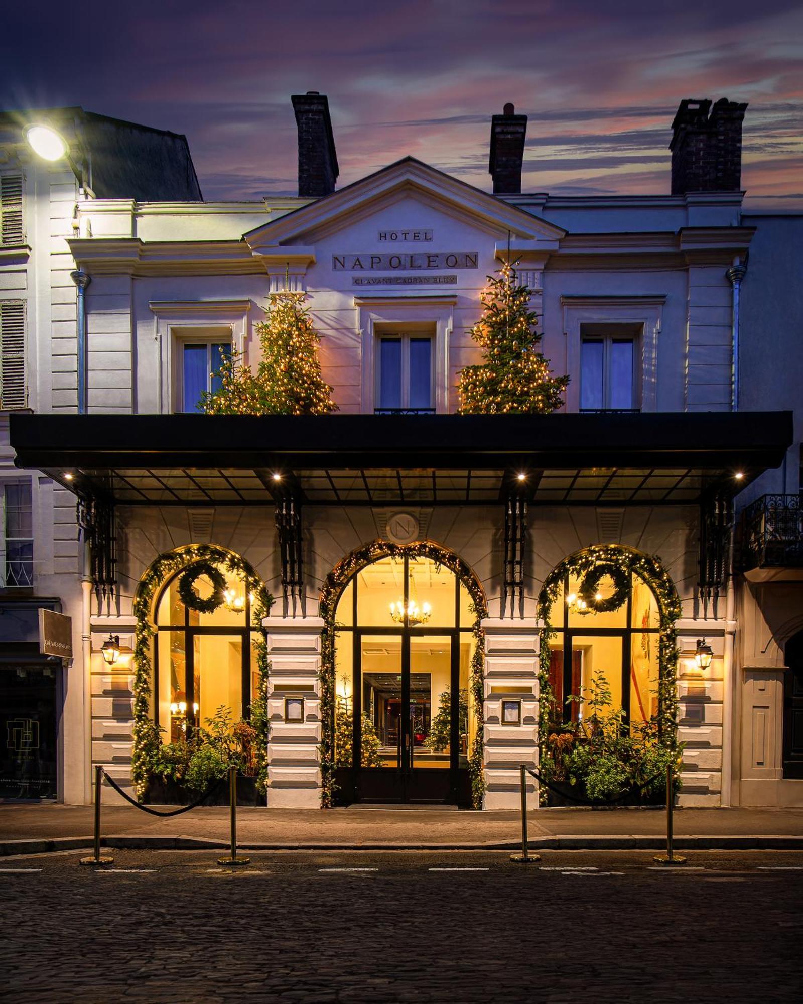 Hotel & Spa Napoleon ฟงแตนโบล ภายนอก รูปภาพ
